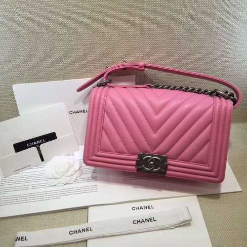 Chanel Boy chevron calfskin pink